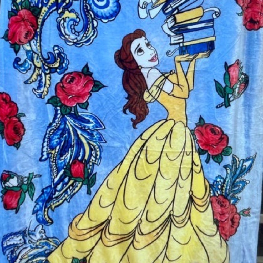 RARE & NWT DISNEY PARKS exclusive x Vera Bradley Bonjour Belle blanket